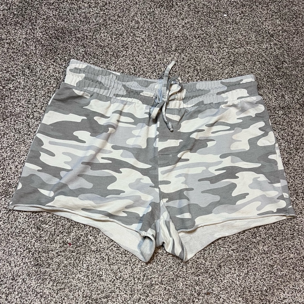 Z Supply Gray Camouflage Women's Shorts